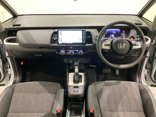 フィット ホーム　純正メモリーナビ／バックカメラ／ＥＴＣ／ドライブレコーダー装備車／光触媒抗菌消臭施工済（7枚目）