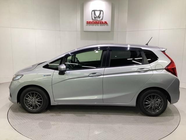 フィットハイブリッド Ｌホンダセンシング　純正メモリーナビ／Ｒカメラ／ＥＴＣ／社外アルミホイール／光触媒抗菌消臭施工済（6枚目）