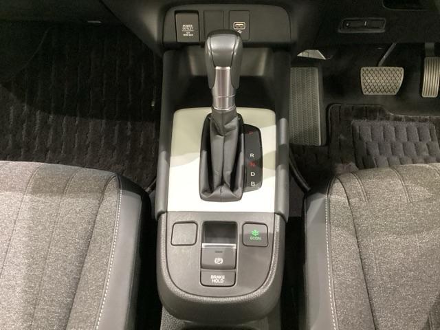 フィット ｅ：ＨＥＶホーム　いまコレ＋新品・リモコンエンジンスターター付／ＥＴＣ車載器／純正メモリーナビ／光触媒抗菌消臭施工済（14枚目）