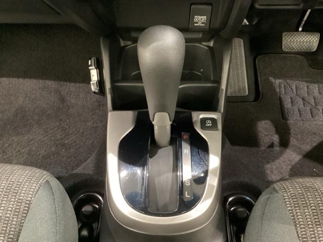 フィット 13G・Lパッケージ 社外ナビ/バックカメラ/ETC/光触媒抗菌消臭施工済(11枚目)