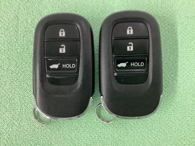 ヴェゼル ｅ：ＨＥＶＺ　いまコレ＋新品・フロアカーペットマット／純正メモリーナビ／バックカメラ／ＥＴＣ／ＵＳＢ／Ｂｌｕｅｔｏｏｔｈ接続／光触媒抗菌消臭施工済（18枚目）