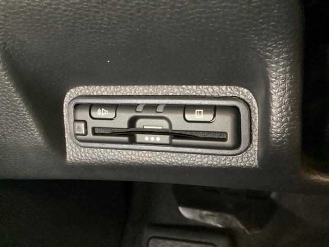 ヴェゼル ｅ：ＨＥＶＺ　いまコレ＋新品・フロアカーペットマット／純正メモリーナビ／バックカメラ／ＥＴＣ／ＵＳＢ／Ｂｌｕｅｔｏｏｔｈ接続／光触媒抗菌消臭施工済（20枚目）