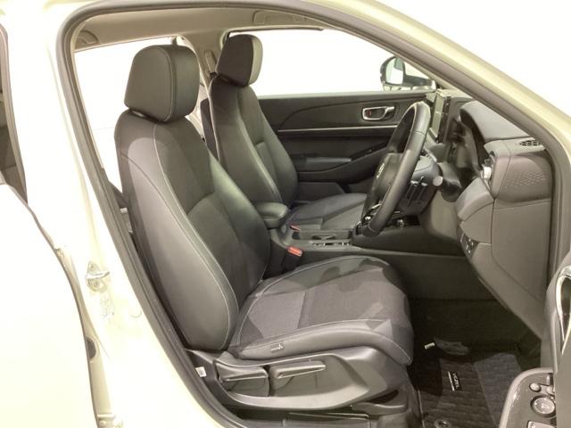 ヴェゼル ｅ：ＨＥＶＺ　いまコレ＋新品・フロアカーペットマット／純正メモリーナビ／バックカメラ／ＥＴＣ／ＵＳＢ／Ｂｌｕｅｔｏｏｔｈ接続／光触媒抗菌消臭施工済（22枚目）