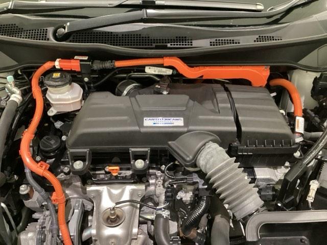 ホンダスタッフがしっかり整備して保証付きにてお渡し致します。エンジンルーム＆室内ルームともにクリーニング済みで清潔です。快適なドライブをお楽しみください。