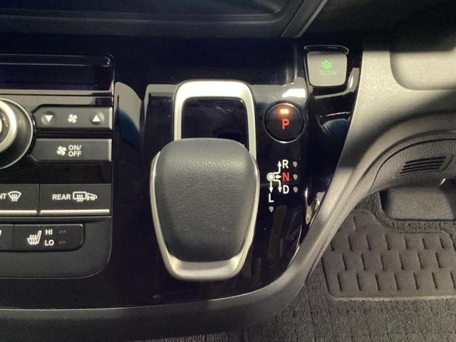 フリードハイブリッド ハイブリッド・Ｇホンダセンシング　純正メモリーナビ／リア席モニター／シートヒーター／バックカメラ／ＥＴＣ／ＵＳＢ／Ｂｌｕｅｔｏｏｔｈ接続／フルセグＴＶ光触媒抗菌消臭施工済（12枚目）