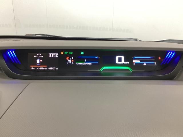 フリードハイブリッド ハイブリッド・Ｇホンダセンシング　純正メモリーナビ／リア席モニター／シートヒーター／バックカメラ／ＥＴＣ／ＵＳＢ／Ｂｌｕｅｔｏｏｔｈ接続／フルセグＴＶ光触媒抗菌消臭施工済（14枚目）