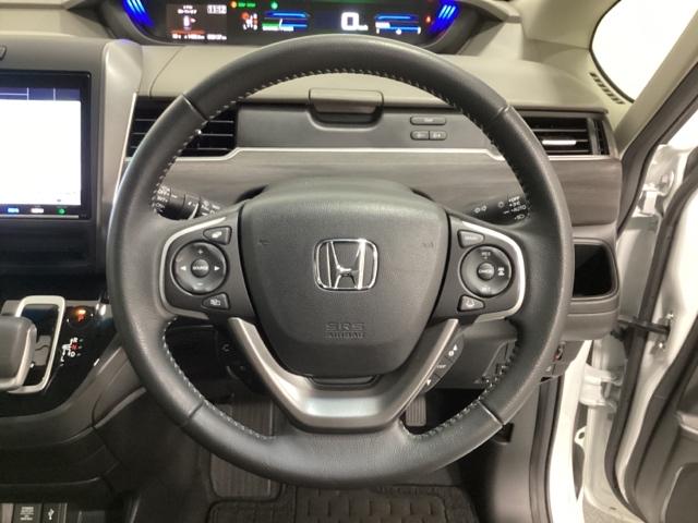 フリードハイブリッド ハイブリッド・Ｇホンダセンシング　純正メモリーナビ／リア席モニター／シートヒーター／バックカメラ／ＥＴＣ／ＵＳＢ／Ｂｌｕｅｔｏｏｔｈ接続／フルセグＴＶ光触媒抗菌消臭施工済（15枚目）