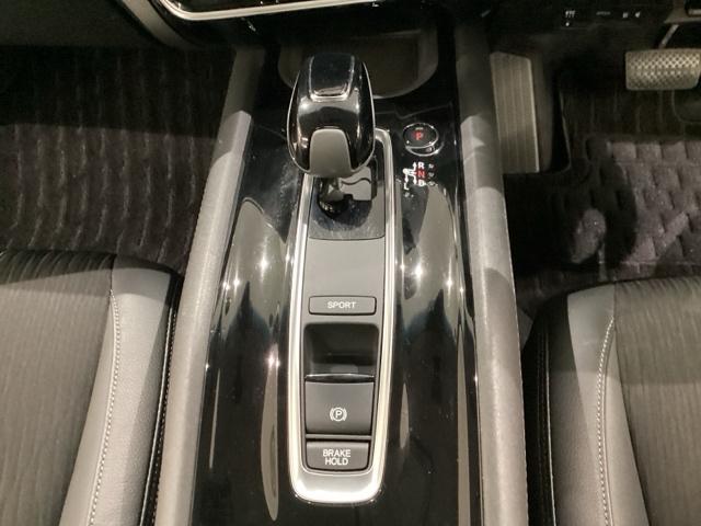 ヴェゼル ハイブリッドZ・ホンダセンシング 純正メモリーナビ/バックカメラ/ETC/いまコレ+新品・フロアカーペットマット付/ リモコンエンジンスターター付/光触媒抗菌消臭施工済(13枚目)