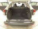 ラゲッジも広く使いやすいトランクは、開口部も広く荷物の積み下ろしもしやすいお車となっております。リアシートの背もたれは６：４の割合で分割して可倒できるので、長いお荷物などを載せることもできます。