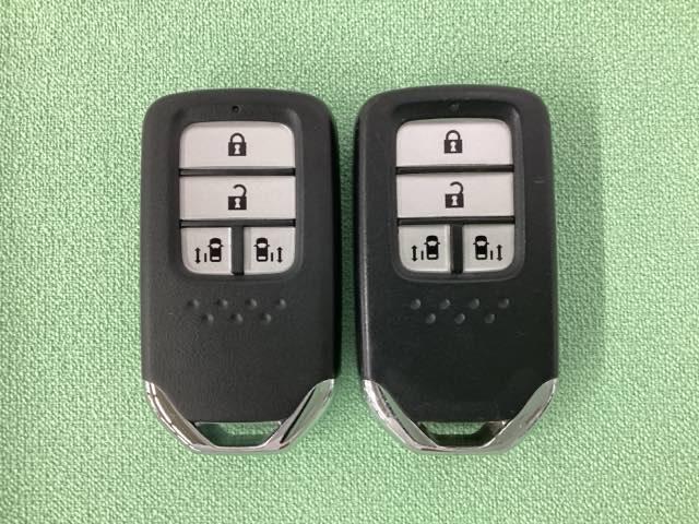ステップワゴンスパーダ スパーダ・クールスピリットホンダセンシング　光触媒抗菌消臭施工済（13枚目）