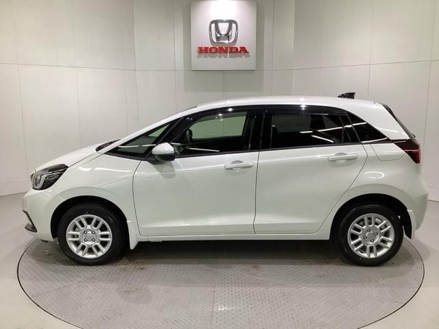 フィット e:HEVホーム 光触媒抗菌消臭施工済(4枚目)