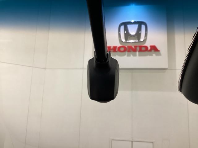 フィット e:HEVホーム 光触媒抗菌消臭施工済(16枚目)