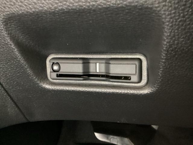 フィット クロスター　純正メモリーナビ、中古スタッドレスタイヤ、ドライブレコーダー前後装着＋ＥＴＣ付　当社デモカー（17枚目）