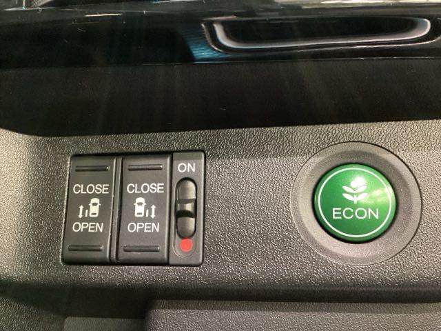 ステップワゴンスパーダ スパーダ・クールスピリットホンダセンシング　光触媒抗菌消臭施工済（14枚目）