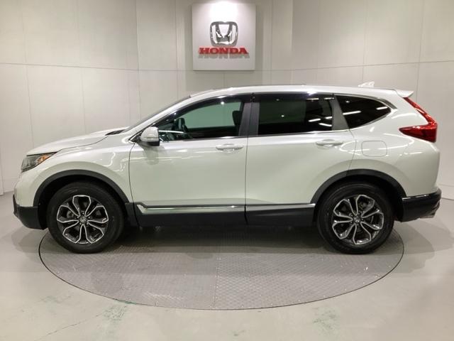 購入後も自社指定整備工場完備でお客様の愛車をしっかりサポート致します！御納車時には安全かつ安心してお乗り頂けるようホンダ専門知識を持つ整備スタッフが点検・整備・装備も説明をしてお渡ししております。