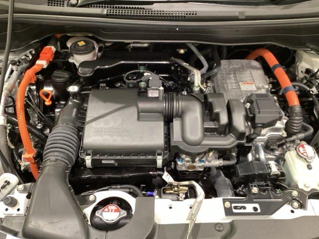 フィット ｅ：ＨＥＶベーシック　中古スタッドレスタイヤ、純正ＣＤチューナー、ドライブレコーダー前後装着＋ＥＴＣ付　当社デモカー（23枚目）