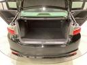 ラゲッジも広く使いやすいトランクは、開口部も広く荷物の積み下ろしもしやすいお車となっております。リアシートの背もたれは6:4の割合で分割して可倒できるので、長いお荷物などを載せることもできます。