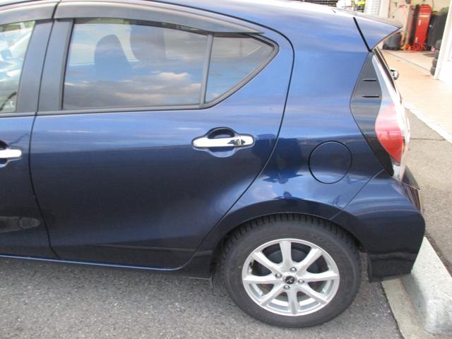 アクア Sスタイルブラック ワンオーナー プッシュスタート TSS バックカメラ(10枚目)