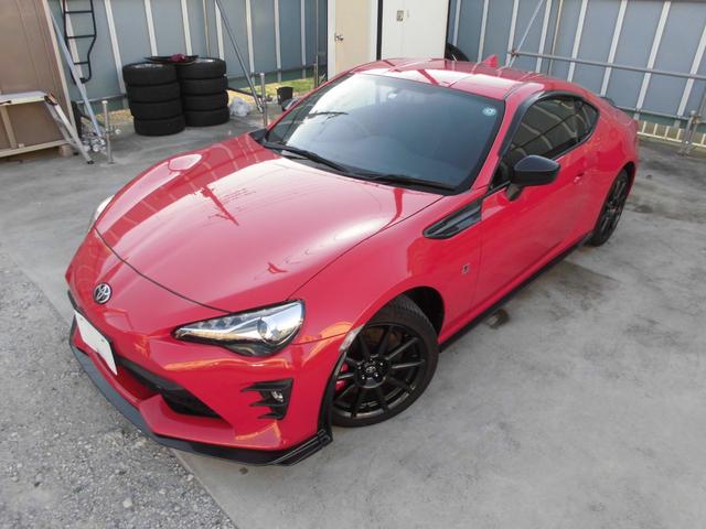 ８６ ＧＲスポーツ　走行２００００キロ　マニュアル６速　ブレンボブレーキ　ＧＲエアロ　リアスポイラー　純正１７インチアルミホイール　ＬＥＤヘッドランプ　フォグランプ　スマートキー＆プッシュスタート　クルーズコントロール（2枚目）