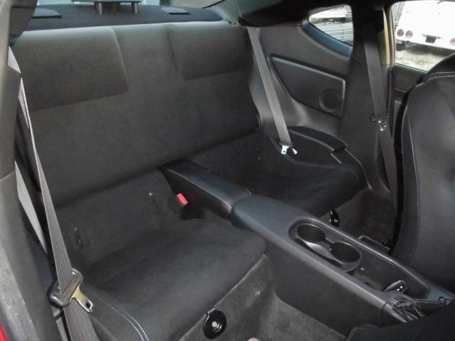 ８６ ＧＲスポーツ　走行２００００キロ　マニュアル６速　ブレンボブレーキ　ＧＲエアロ　リアスポイラー　純正１７インチアルミホイール　ＬＥＤヘッドランプ　フォグランプ　スマートキー＆プッシュスタート　クルーズコントロール（8枚目）