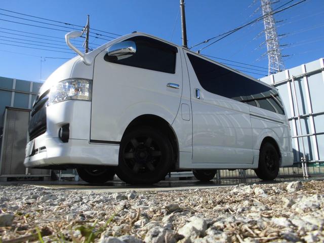 ハイエースバン スーパーＧＬ　ダークプライム　純正ナビ＆フルセグテレビ＆ＤＶＤ＆Ｂｌｕｅｔｏｏｔｈ　バックカメラ　ＥＴＣ　両側スライドドア　モデリスタエアロ＆リアスポイラー　社外アルミホイール　ハーフレザーシート　スマートキー　ベットキット（2枚目）