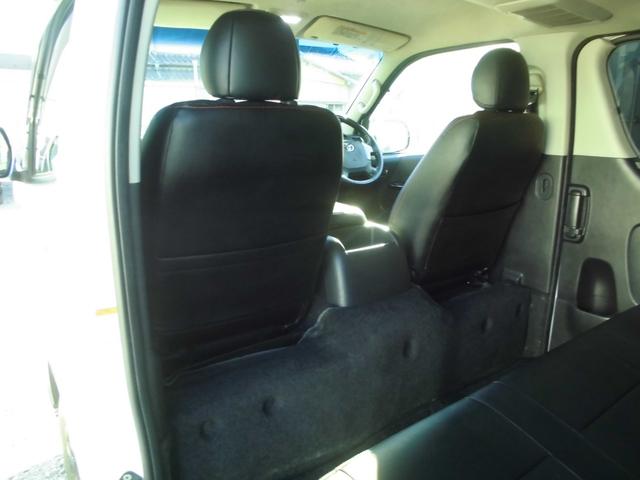 ハイエースバン スーパーＧＬ　ダークプライム　純正ナビ＆フルセグテレビ＆ＤＶＤ＆Ｂｌｕｅｔｏｏｔｈ　バックカメラ　ＥＴＣ　両側スライドドア　モデリスタエアロ＆リアスポイラー　社外アルミホイール　ハーフレザーシート　スマートキー　ベットキット（11枚目）