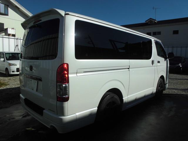 ハイエースバン スーパーＧＬ　ダークプライム　純正ナビ＆フルセグテレビ＆ＤＶＤ＆Ｂｌｕｅｔｏｏｔｈ　バックカメラ　ＥＴＣ　両側スライドドア　モデリスタエアロ＆リアスポイラー　社外アルミホイール　ハーフレザーシート　スマートキー　ベットキット（22枚目）