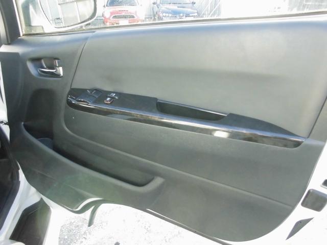 ハイエースバン スーパーＧＬ　ダークプライム　純正ナビ＆フルセグテレビ＆ＤＶＤ＆Ｂｌｕｅｔｏｏｔｈ　バックカメラ　ＥＴＣ　両側スライドドア　モデリスタエアロ＆リアスポイラー　社外アルミホイール　ハーフレザーシート　スマートキー　ベットキット（28枚目）