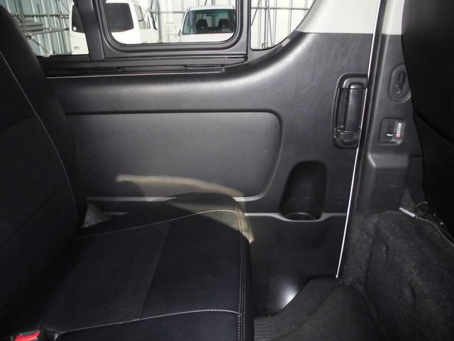 ハイエースバン スーパーＧＬ　ダークプライム　純正ナビ＆フルセグテレビ＆ＤＶＤ＆Ｂｌｕｅｔｏｏｔｈ　バックカメラ　ＥＴＣ　両側スライドドア　モデリスタエアロ＆リアスポイラー　社外アルミホイール　ハーフレザーシート　スマートキー　ベットキット（38枚目）