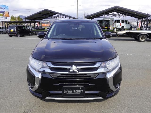アウトランダーＰＨＥＶ Ｇナビパッケージ　４ＷＤ　シートヒーター　ブルートゥース　全方位カメラ（2枚目）