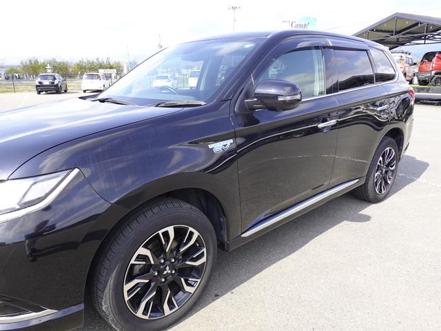アウトランダーＰＨＥＶ Ｇナビパッケージ　４ＷＤ　シートヒーター　ブルートゥース　全方位カメラ（15枚目）