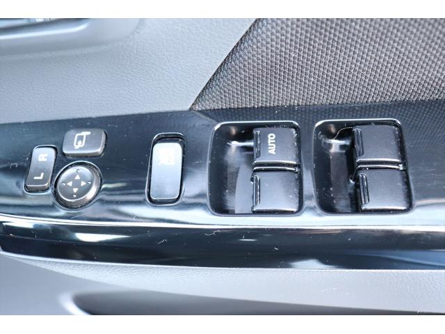 X 4WD 修復歴無し スマートキー プッシュスタート アイドリングストップ 運転席シートヒーター 純正14インチアルミホイール タイミングチェーン HIDヘッドライト ベンチシート オートエアコン(52枚目)