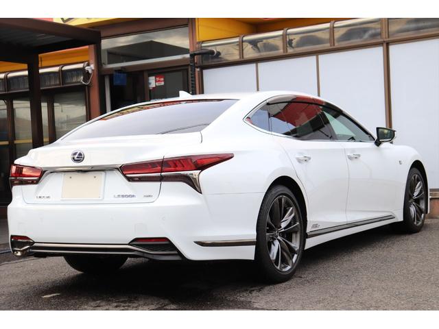 ＬＳ ＬＳ５００ｈ　Ｆスポーツ　４ＷＤ　修復歴無し　寒冷地仕様　赤本革シート　サンルーフ　スマートキー　プッシュスタート　アダクティブクルーズコントロール　アダクティブハイビーム　エンジンスターター　デジタルインナーミラー　禁煙車（7枚目）