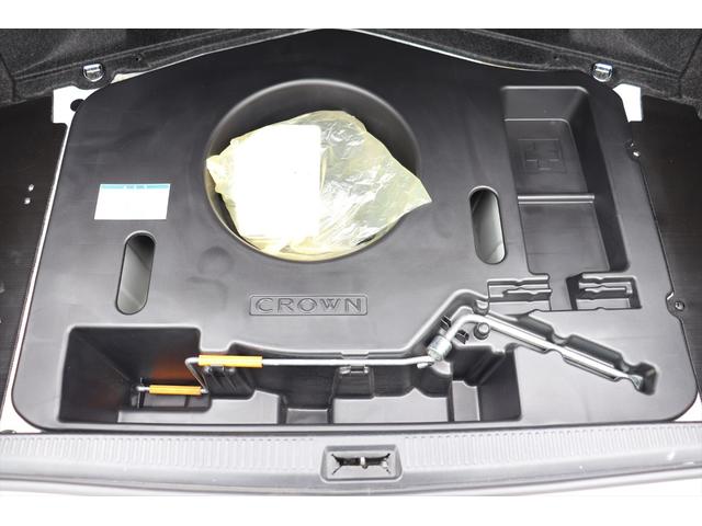 クラウン ロイヤルサルーン　修復歴無し　キーレス　ワンオーナー　純正１５インチアルミホイール　クルーズコントロール　ナビ　ＥＴＣ　前席パワーシート　クーラーボックス　前後コーナーポール　オートエアコン　禁煙車（75枚目）