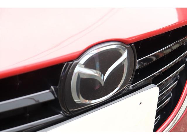 スマートキー装備ですのでカギを出すことなく、鍵の開閉、エンジン始動ができます。