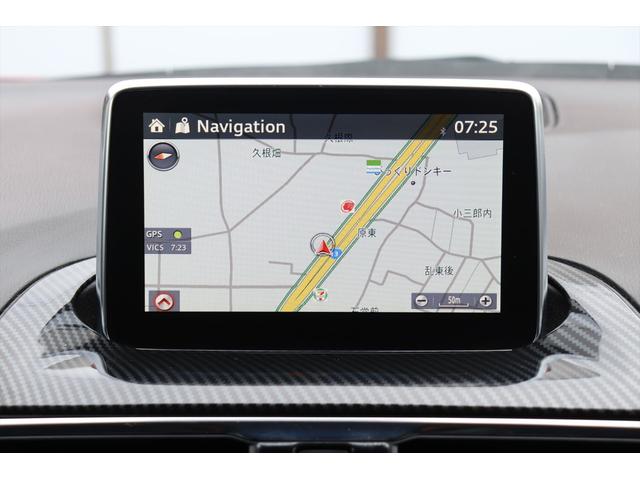 タイヤは社外１８インチアルミホイール付き夏タイヤ４分山です。