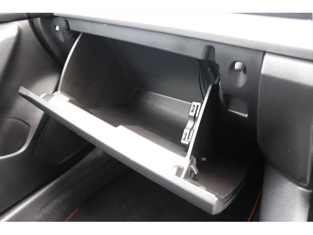 純正フルエアロ装備です。