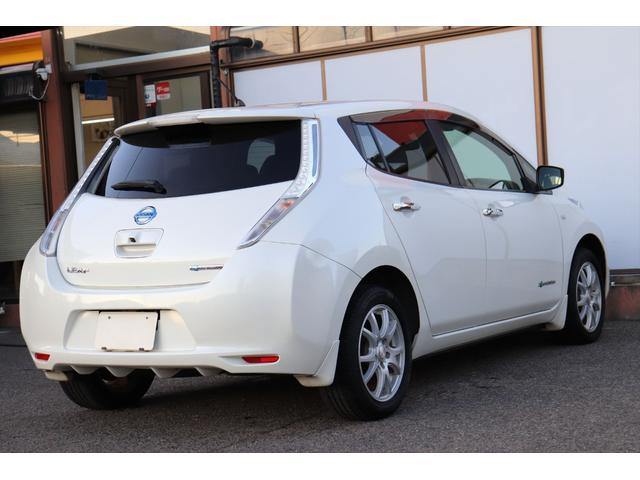リーフ Ｘ　エアロスタイル（２４ｋｗｈ）　修復歴無し　１０セグ　スマートキー　プッシュスタート　ナビ　フルセグ　Ｂｌｕｅｔｏｏｔｈ　バックカメラ　全席シートヒーター　ステアリングヒーター　クルーズコントロール　オートエアコン　禁煙車（7枚目）