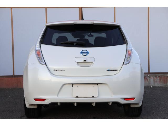 リーフ Ｘ　エアロスタイル（２４ｋｗｈ）　修復歴無し　１０セグ　スマートキー　プッシュスタート　ナビ　フルセグ　Ｂｌｕｅｔｏｏｔｈ　バックカメラ　全席シートヒーター　ステアリングヒーター　クルーズコントロール　オートエアコン　禁煙車（8枚目）
