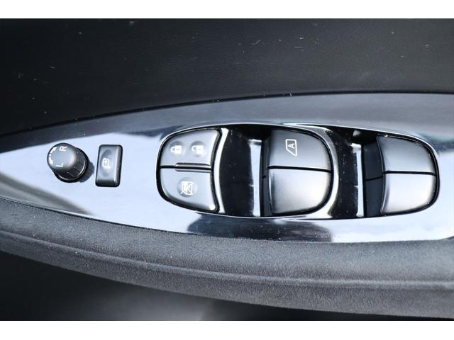 リーフ Ｘ　エアロスタイル（２４ｋｗｈ）　修復歴無し　１０セグ　スマートキー　プッシュスタート　ナビ　フルセグ　Ｂｌｕｅｔｏｏｔｈ　バックカメラ　全席シートヒーター　ステアリングヒーター　クルーズコントロール　オートエアコン　禁煙車（54枚目）