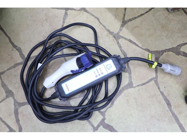 リーフ Ｘ　エアロスタイル（２４ｋｗｈ）　修復歴無し　１０セグ　スマートキー　プッシュスタート　ナビ　フルセグ　Ｂｌｕｅｔｏｏｔｈ　バックカメラ　全席シートヒーター　ステアリングヒーター　クルーズコントロール　オートエアコン　禁煙車（72枚目）