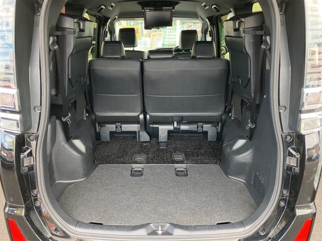 ヴォクシー ＺＳ　煌ＩＩＩ　４ＷＤ　両側パワースライドドア　純正ナビ＆ＴＶ　リアモニター　社外アルミホイール　ＥＴＣ　ドライブレコーダー（8枚目）