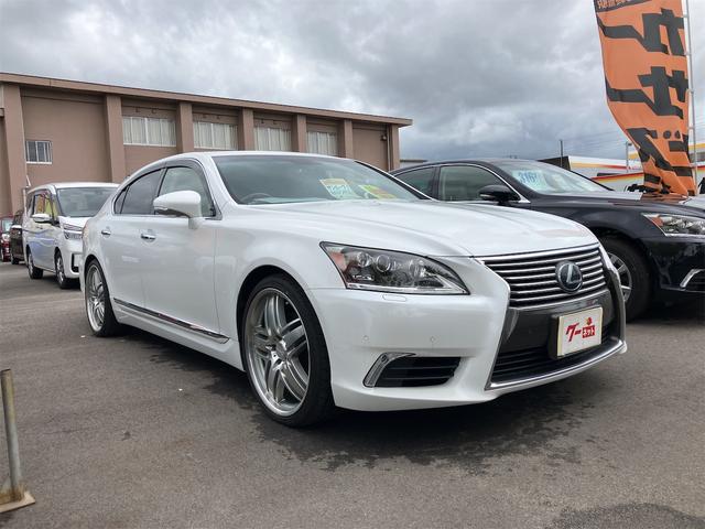 ＬＳ ＬＳ４６０　バージョンＣ　Ｉパッケージ　ナビ　バックカメラ　オートクルーズコントロール　クリアランスソナー　革シート　パワーシート　シートヒーター　シートエアコン（3枚目）
