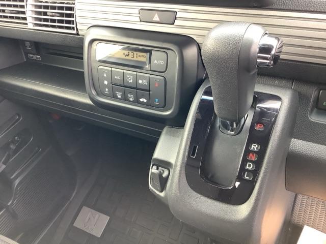Ｎ－ＶＡＮ＋スタイル ファン・ホンダセンシング　スマートキー　衝突被害軽減システム　オートクルーズコントロール　両側スライドドア　ＬＥＤ　フルフラット　メモリーナビ　バックカメラ（11枚目）