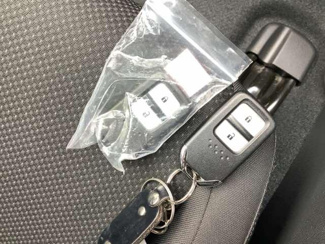ヴェゼル Ｘ・ホンダセンシング　ＥＴＣ　アルミホイール　スマートキー　オートクルーズコントロール　ＬＥＤ　メモリーナビ　バックカメラ　フルセグ　ドライブレコーダー（26枚目）