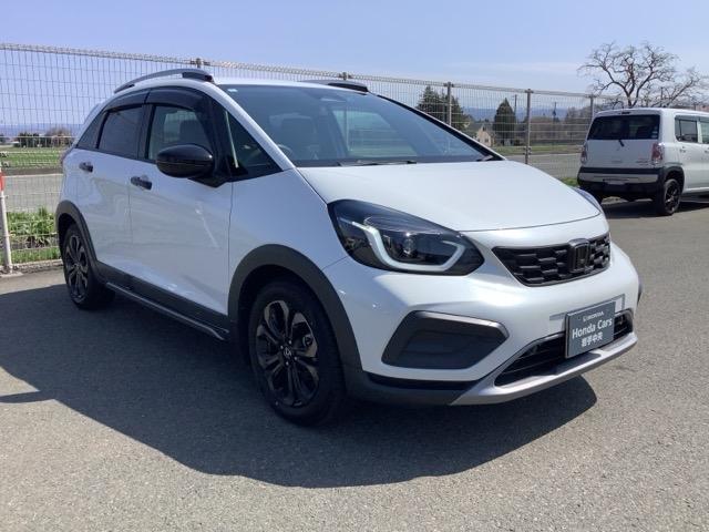フィット ｅ：ＨＥＶクロスター　４ＷＤ　ＥＴＣ　アルミホイール　スマートキー　オートクルーズコントロール　ＬＥＤ　クリアランスソナー　メモリーナビ　バックカメラ　フルセグ（6枚目）