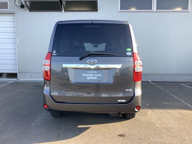 ノア Ｘ　Ｇエディション　ＸＧエディション　４ＷＤ　ＥＴＣ　スマートキー　両側電動スライドドア　ＨＩＤ　３列シート　メモリーナビ　バックカメラ　フルセグ（3枚目）