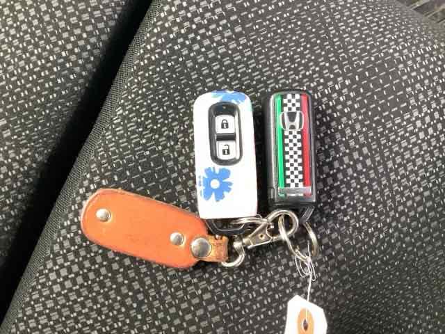 Ｎ－ＷＧＮ Ｇ・Ｌパッケージ　横滑り防止装置　アイドリングストップ　ＥＴＣ　アルミホイール　スマートキー　ＨＩＤ　メモリーナビ　バックカメラ　フルセグ（24枚目）