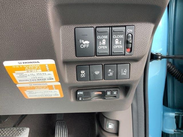 フリードハイブリッド ハイブリッド・Ｇホンダセンシング　４ＷＤ　ＥＴＣ　スマートキー　両側電動スライドドア　ＬＥＤ　３列シート　シートヒーター　メモリーナビ　バックカメラ　フルセグ（23枚目）