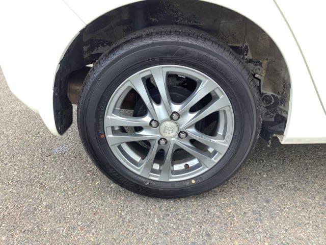 フィット １３Ｇ・Ｆパッケージ　４ＷＤ　横滑り防止装置　ＥＴＣ　アルミホイール　スマートキー　アイドリングストップ　メモリーナビ　バックカメラ　フルセグ（20枚目）